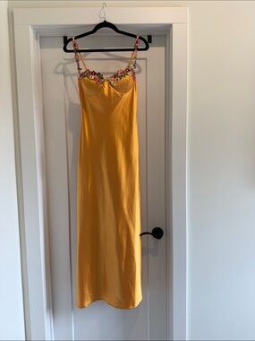 Realtix Sunset Yellow Floral-Trim Maxi Slip Dress Size M